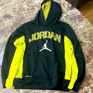 Jordan Therma-Fit hoodie. Size M (boy 6/7)